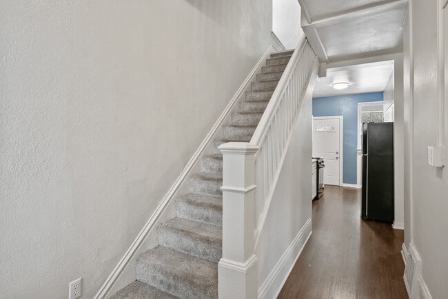 Photo - 439 Kingsboro St