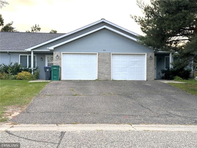 Building Photo - 855 Highview Dr