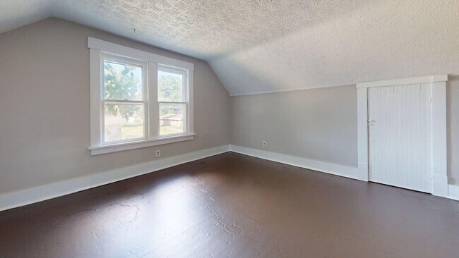 Photo - Beautiful 3 Bedroom 2 bathroom - Single Family Home