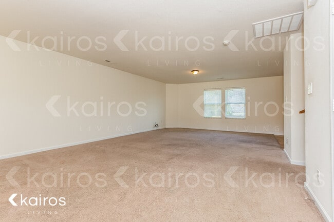 Photo - 326 Kenneth Blvd NW