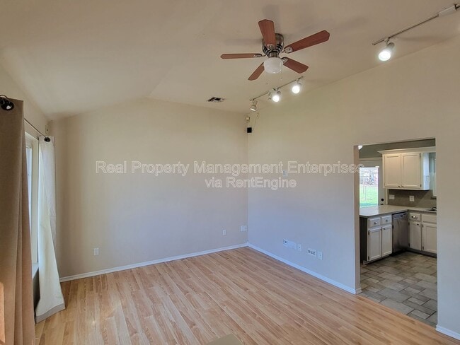 Photo - 4205 SE 47th St