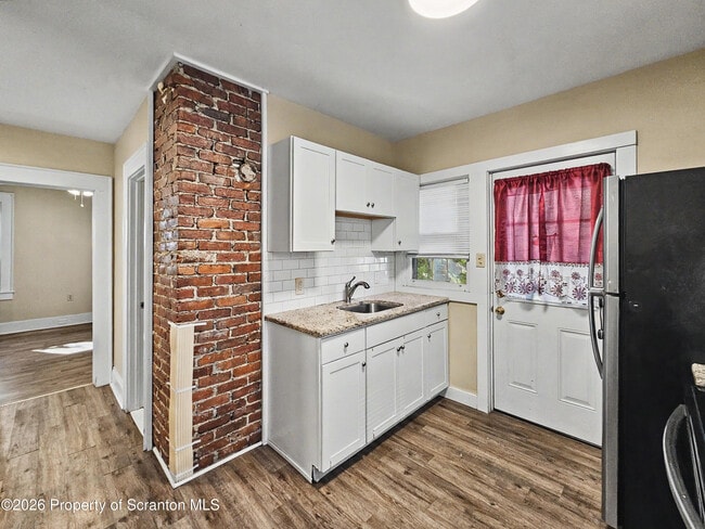 Photo - 1614 Linden St