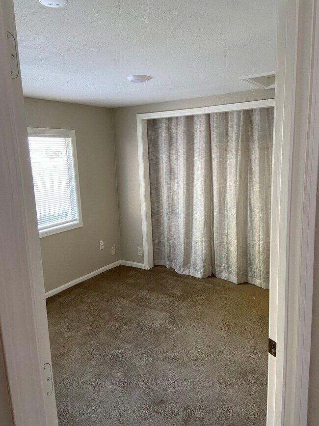 307 N Main St