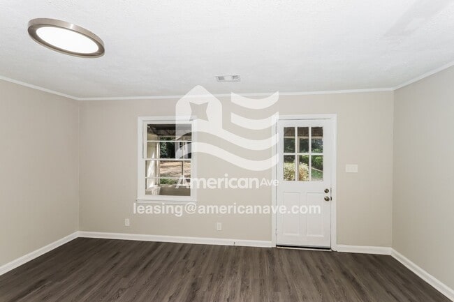 Photo - 1580 Burton Ave