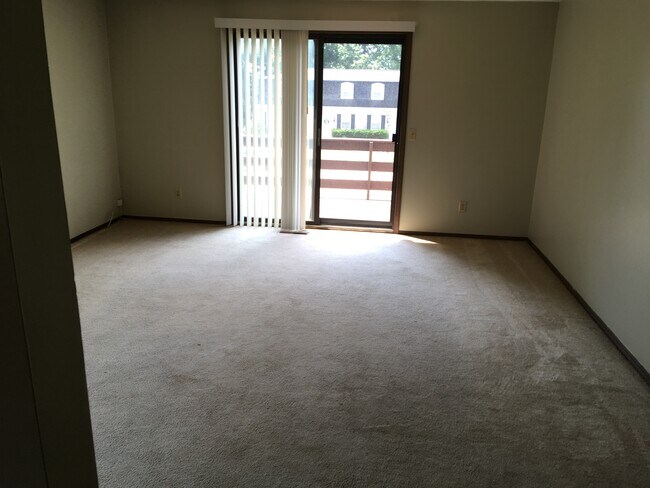Photo - 7463 Seymour St NW Unit 7463