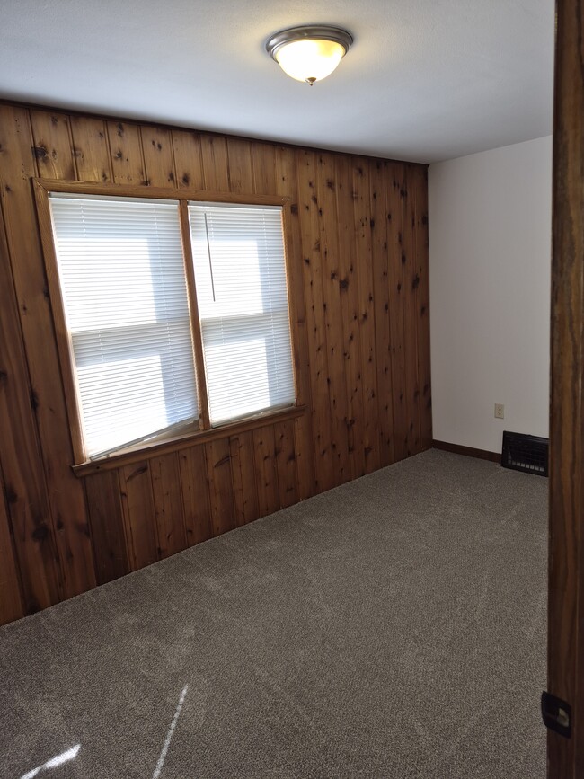 Photo - 202 Gadow Ln