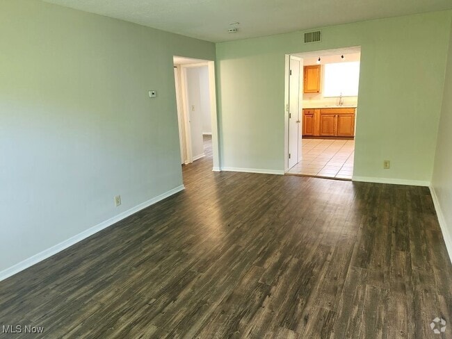 Building Photo - 7730 Ravenna Rd Unit 2 Rental
