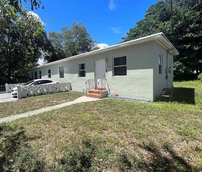 3 bedroom in Miami FL 33147 - 3 bedroom in Miami FL 33147 House