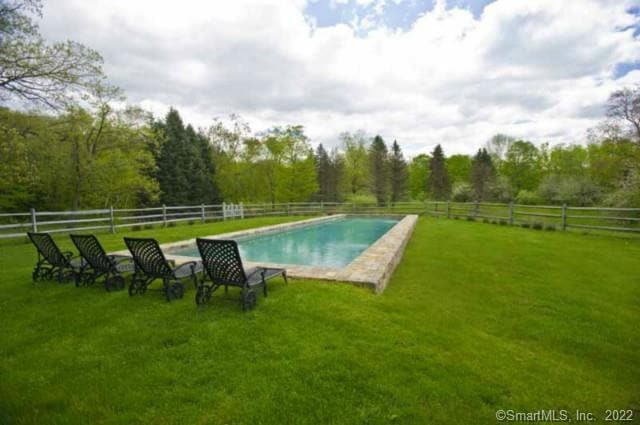 10 Sunny Ridge Rd