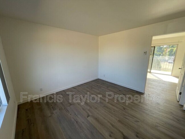 Photo - 424 Plymouth Dr Unit #24