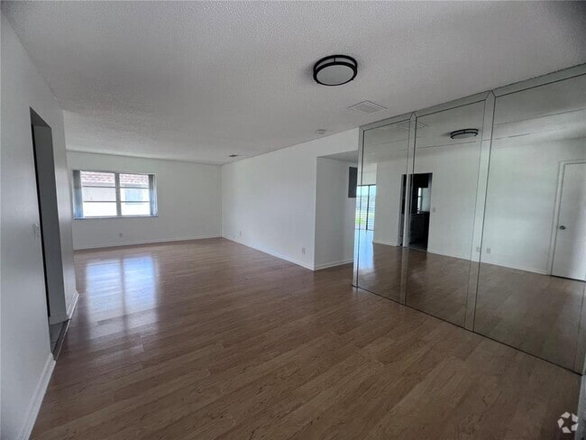 Building Photo - 2430 SW 81st Ave Unit 408 Rental