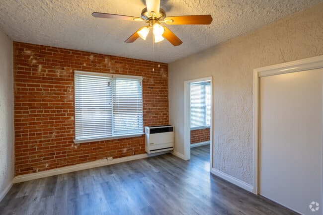 1BR, 1BA - 645SF Living Room - Chateau Hollywood