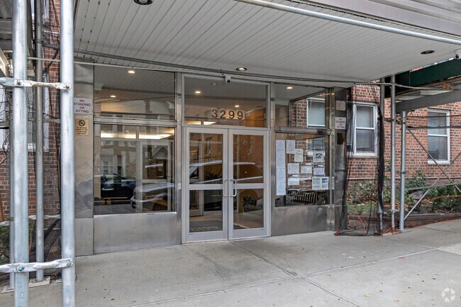 Entrance - 3299 Cambridge Ave