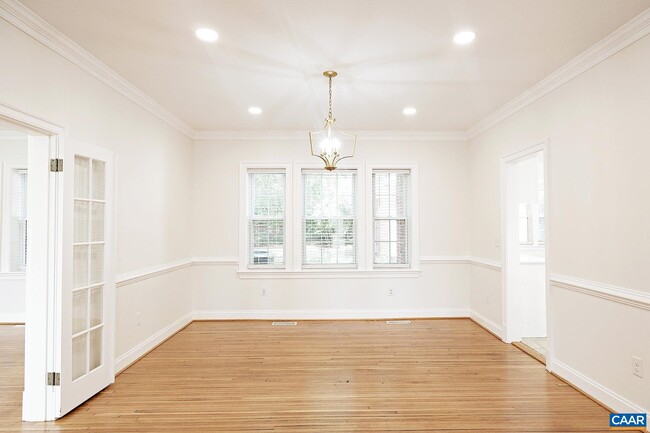 Photo - 675 Evergreen Ave