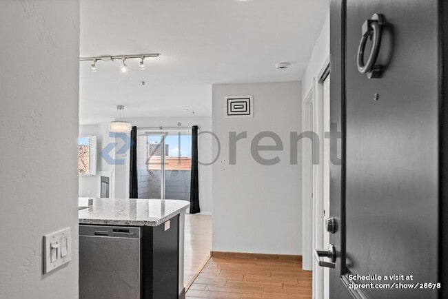 Photo - 6400 Christie Ave