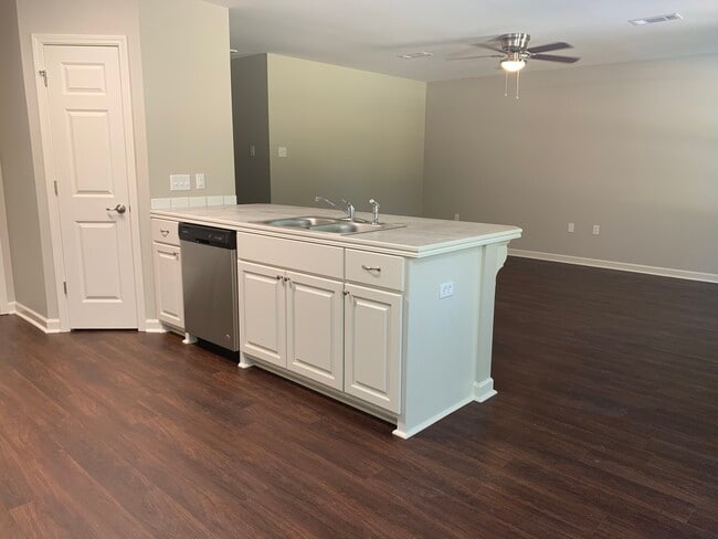 Photo - 1491 Ravier Ln