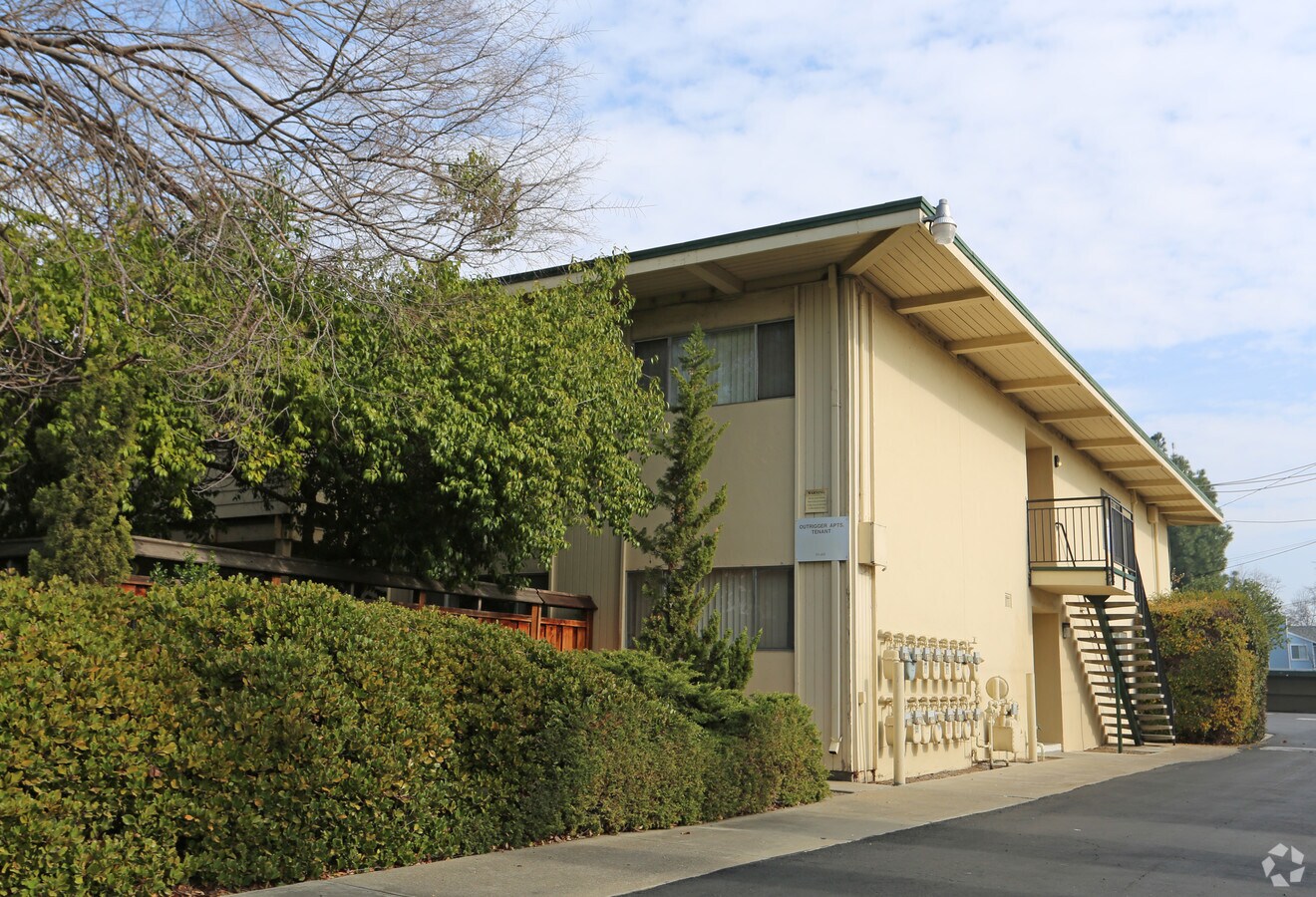 Outrigger Apartments - Outrigger Apartments