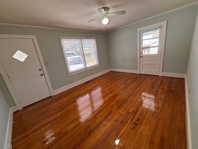 Photo - 2 Bedrooms- 1 Bathroom- House in Rome!