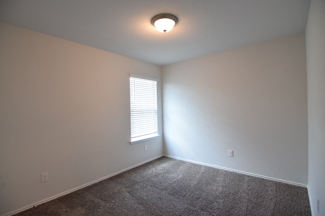 Photo - 2026 Bee Crk Lp