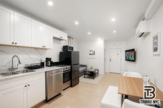 Building Photo - 1 bedroom in NEW YORK NY 10009 Unit 5 Rental