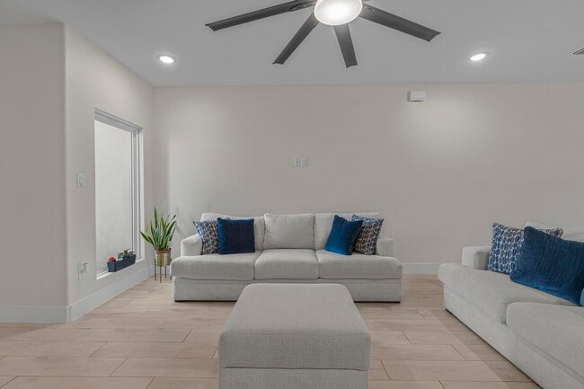 Photo - 1418 Eagles Ln