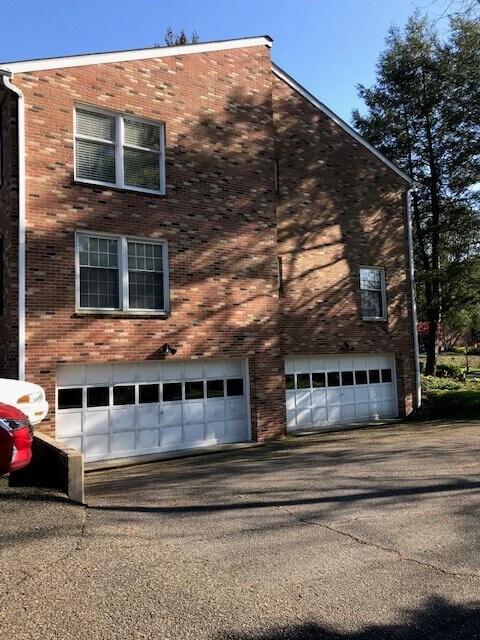 2 car garage on right - 22 Williamsburg Cir Unit 22
