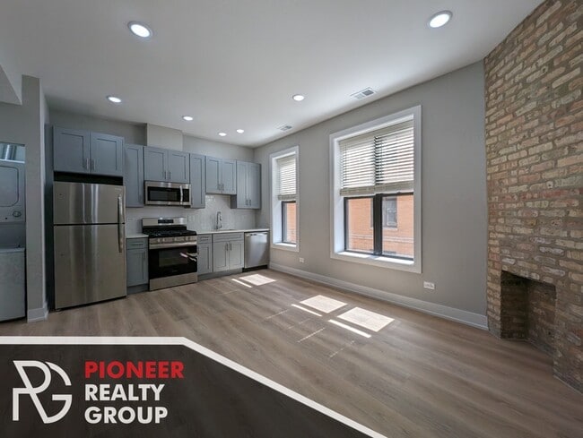 Building Photo - 440 W Belden Ave Unit 2 Rental