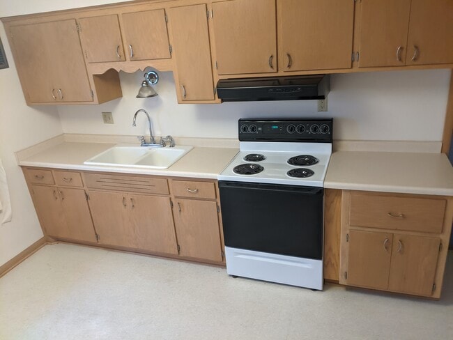 Photo - 12210 W North Ave Unidad 2