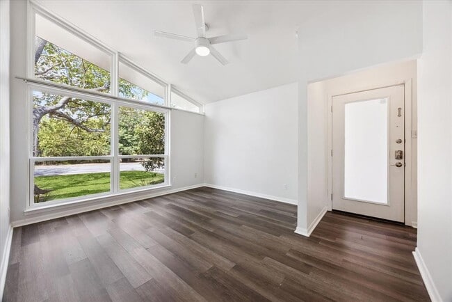 Photo - 8505 Parkfield Dr
