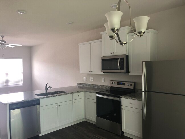 Photo - 225 Chandler Ct