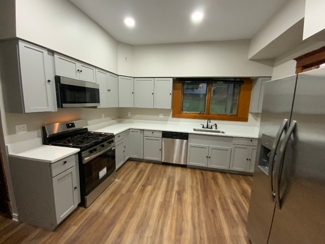 Photo - 195 E State St Unit 1