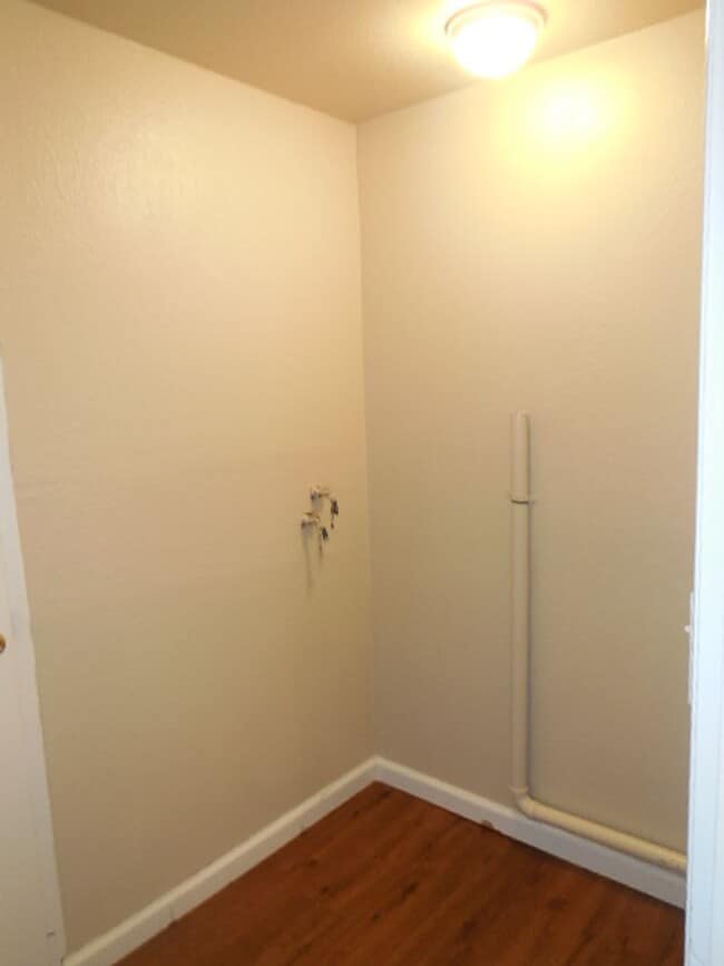 Photo - 1397 E Cypress Ave Unit B