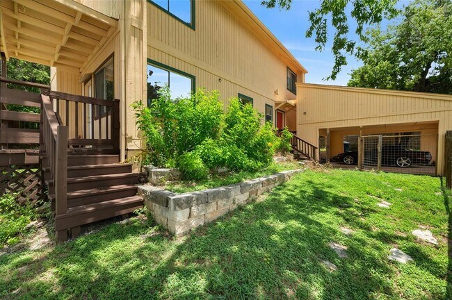 2316 Montclaire St
