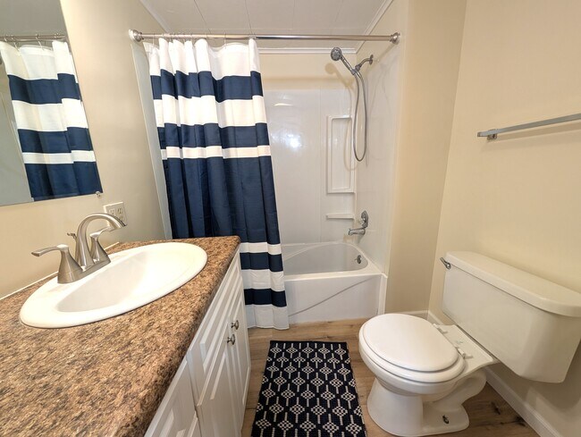 Photo - 813 E Pearl St