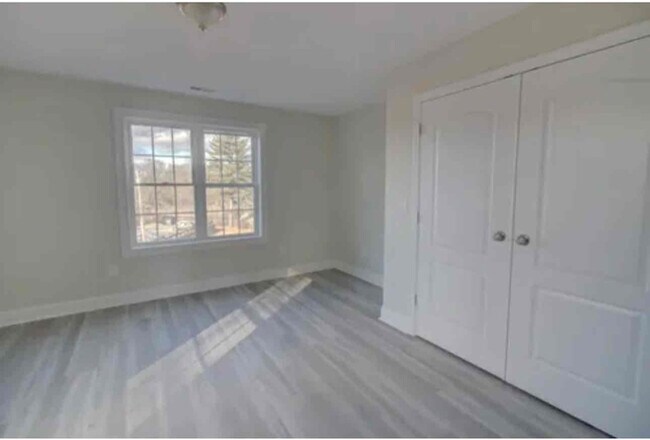 Photo - 89 W Main St