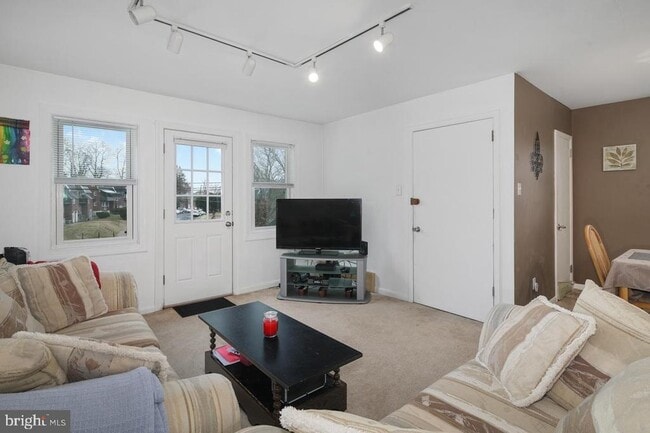 Photo - 2702 Cranston Rd