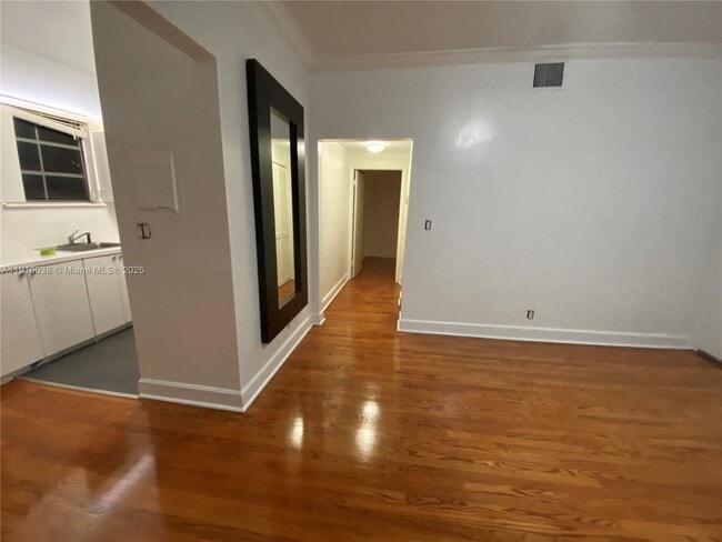 Photo - 610 8th St Unidad 105