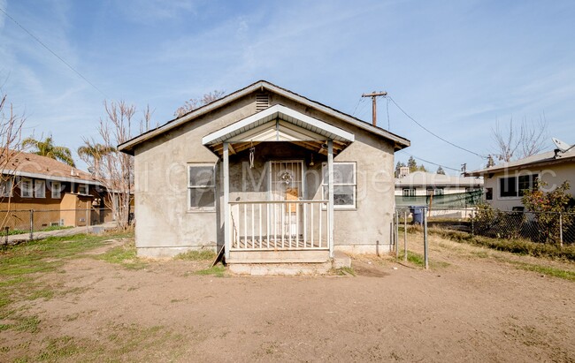 2 Bedroom/1 Bath Home in Central Bakersfie... - 2 Bedroom/1 Bath Home in Central Bakersfie...