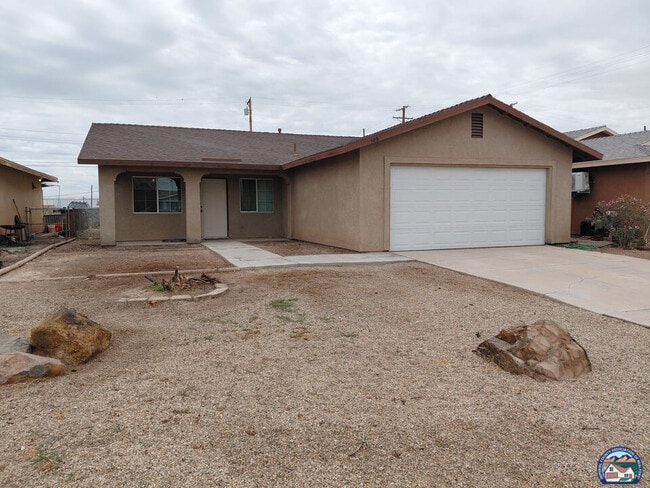 Building Photo - 409 E Alexandria St