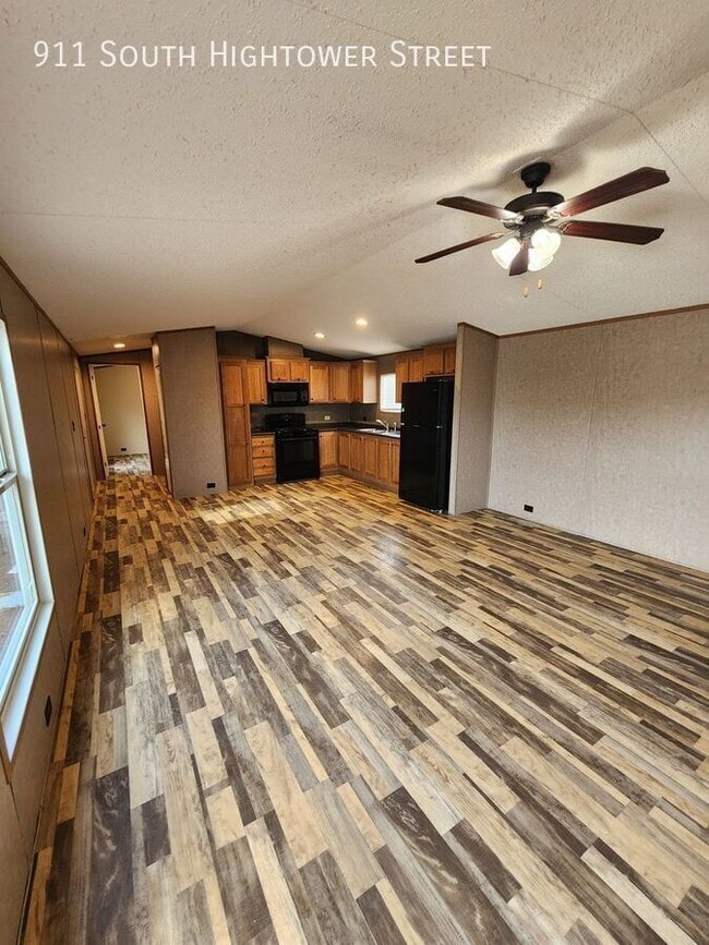 Photo - 911 S Hightower St