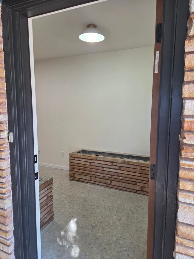 Photo - Travis Heights