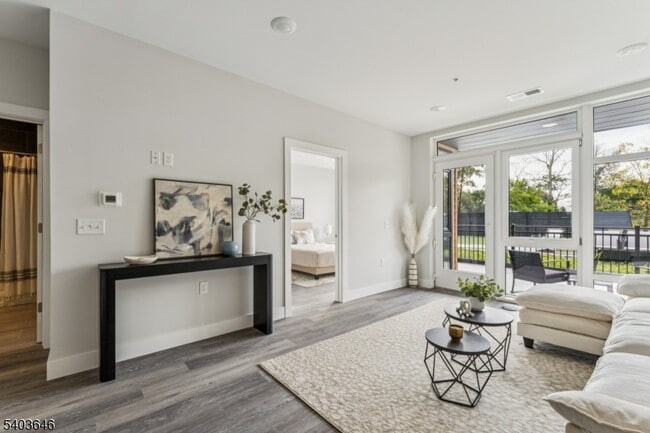 Photo - 140 W Webster Ave Unit 101