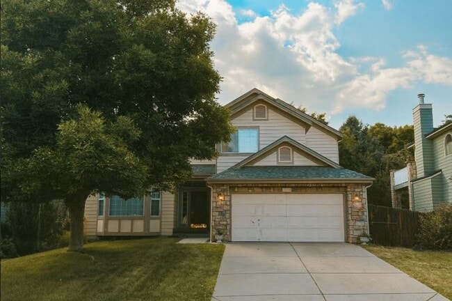 Building Photo - Available October 10th is this open layout 5 bedroom home in Green Mountain!