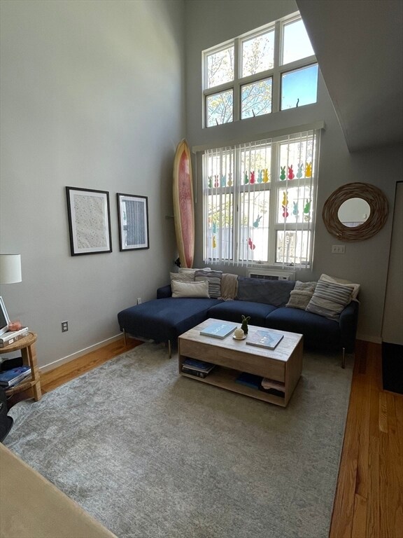 Photo - 595 Putnam Ave