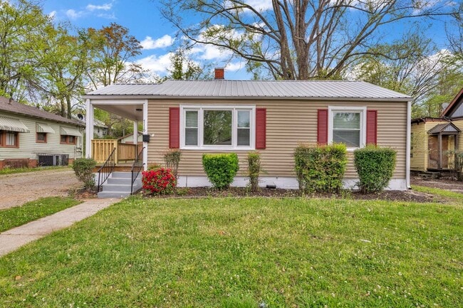 Building Photo - Adorable bungalow