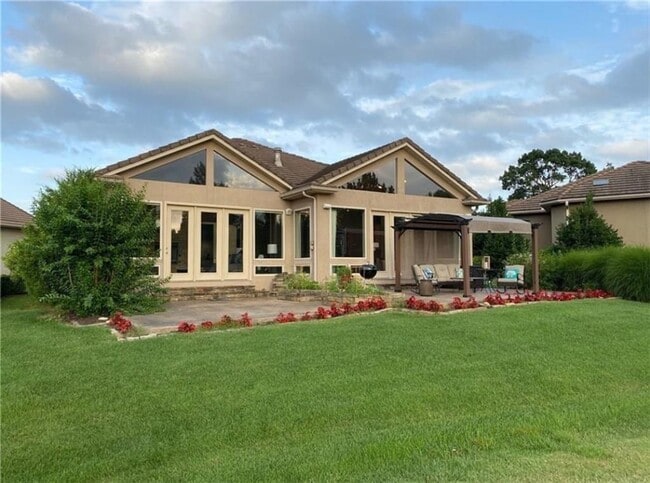 Building Photo - 17 W Augusta Ct