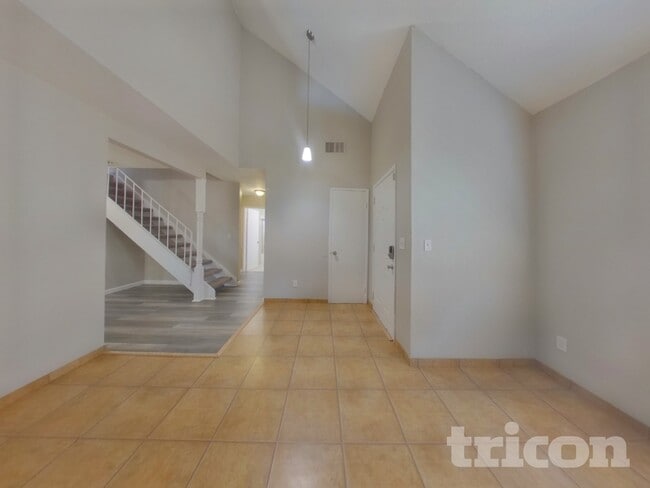 Photo - 602 Chyrl Way