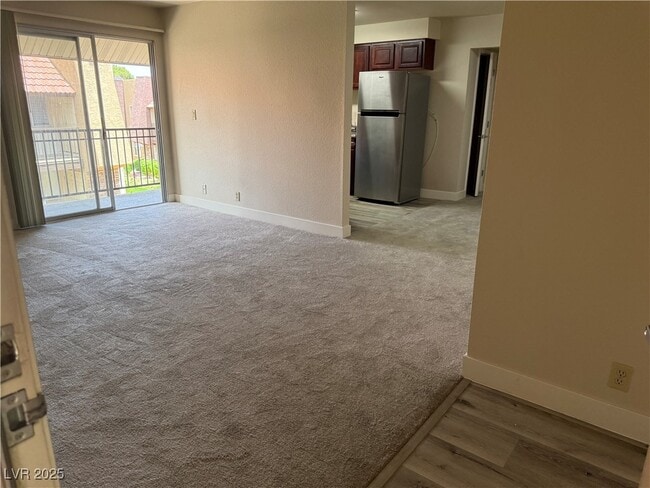 Building Photo - 4390 Sandy River Dr Unit 6 Rental
