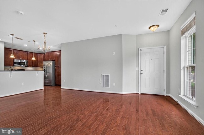 Photo - 43845 Centergate Dr