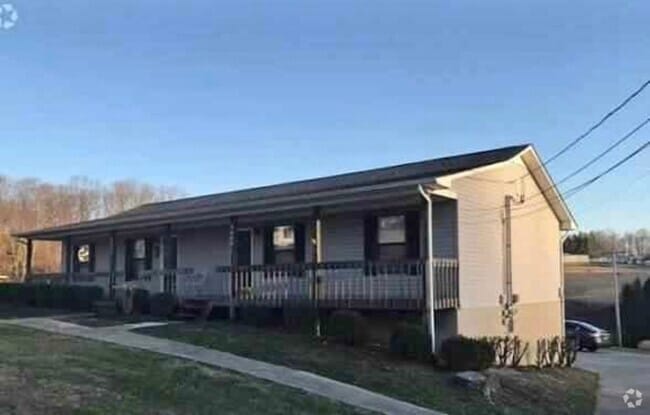 Building Photo - 3752 Reeds Chapel Rd Unit 3752 Reeds Chapel Road Rental